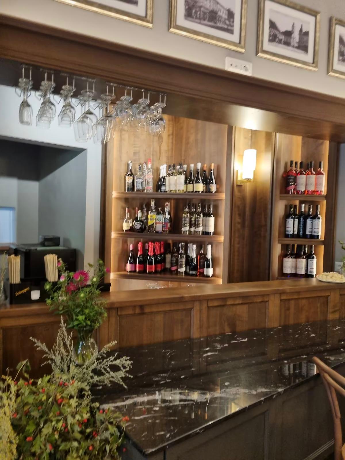 Mina Heritage Dining Room - french & romanian restaurant in 400110 Cluj-Napoca