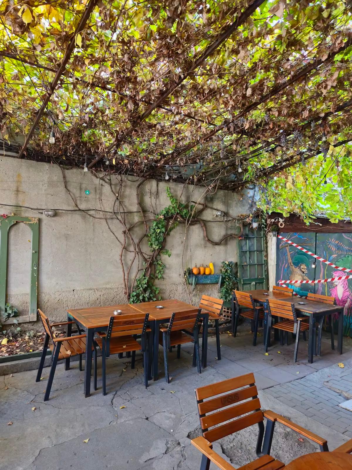 Old School Coffee House - american & breakfast-brunch restaurant in 400102 Cluj-Napoca