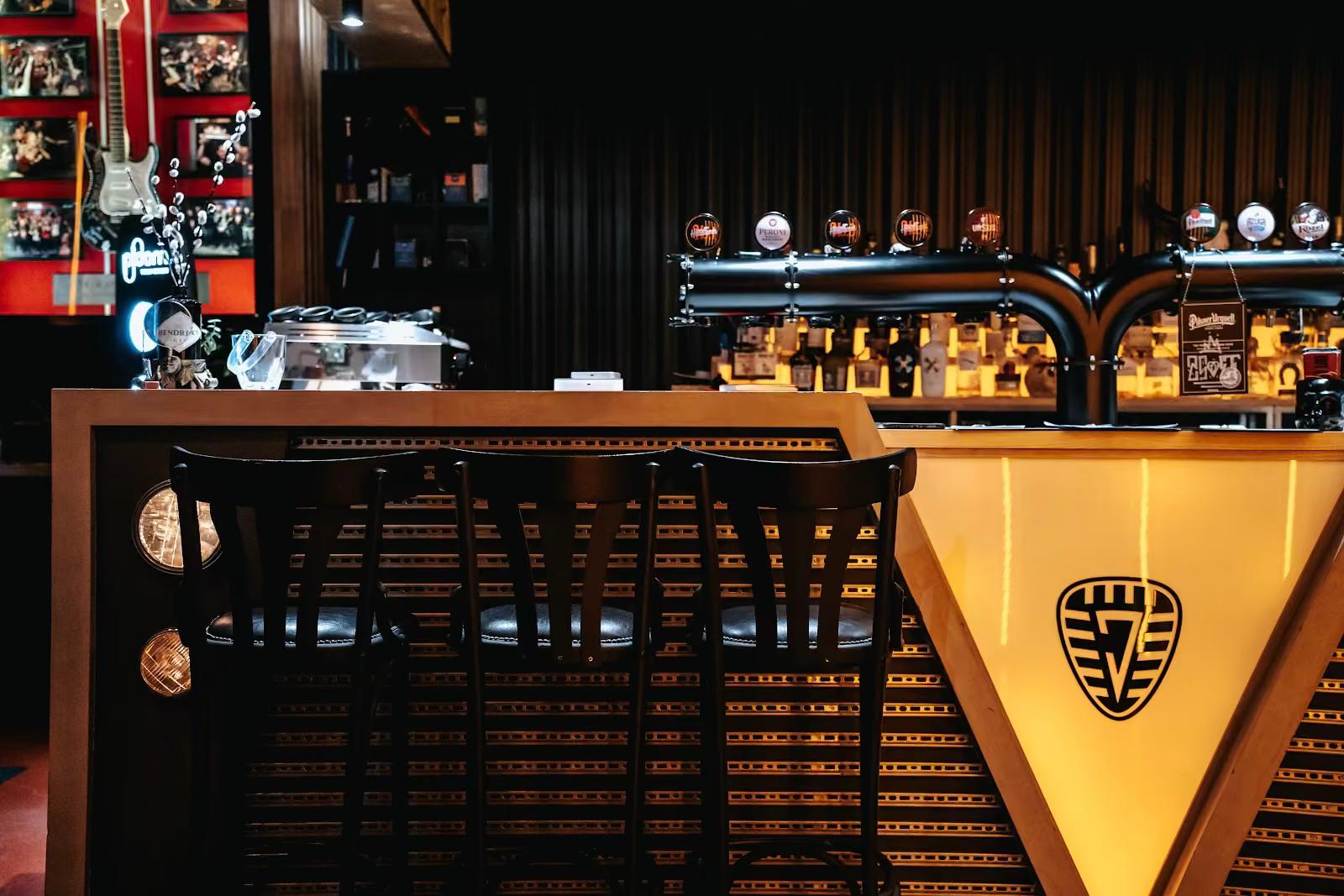 Jaxx| The Music Garage Gastropub - american & bbq restaurant in 400023 Cluj-Napoca