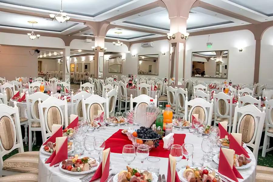 Restaurant Regal - italian & romanian restaurant in 407055 Baciu